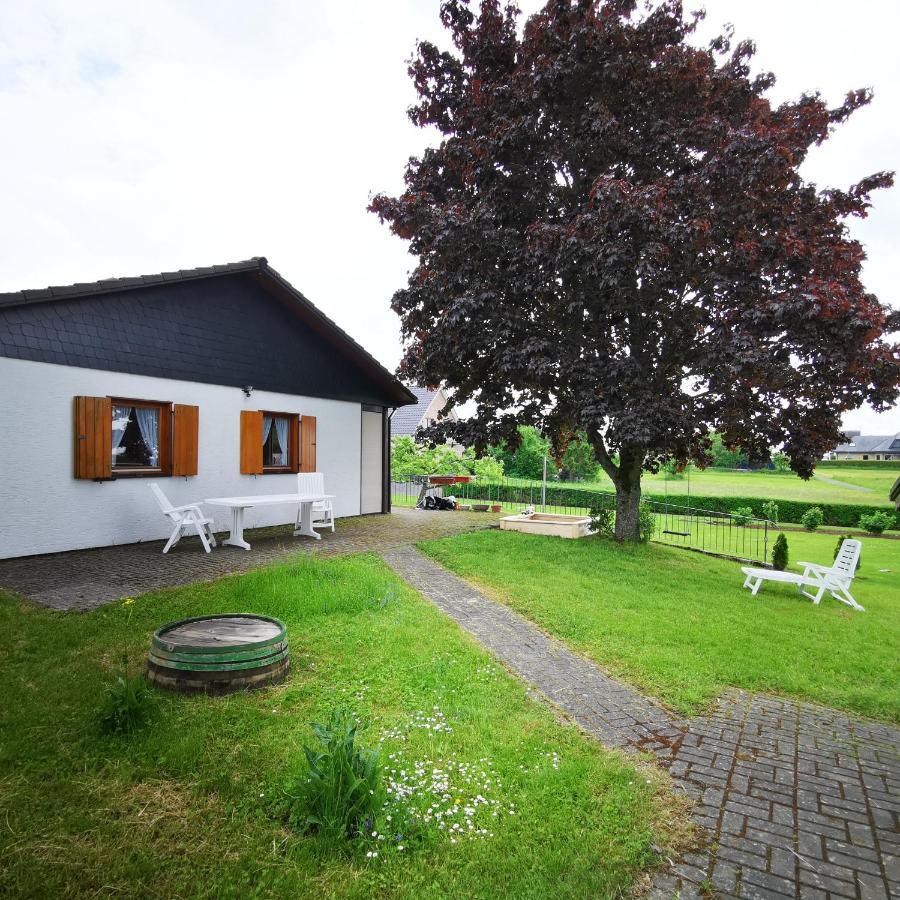 Bb19 Eifel-Ferienhaus Am Moseltal Mit Saunahaus Beuren  Екстер'єр фото